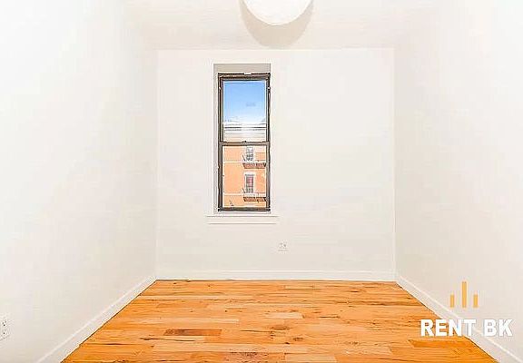 3rd image of 587 Franklin Ave #3O
