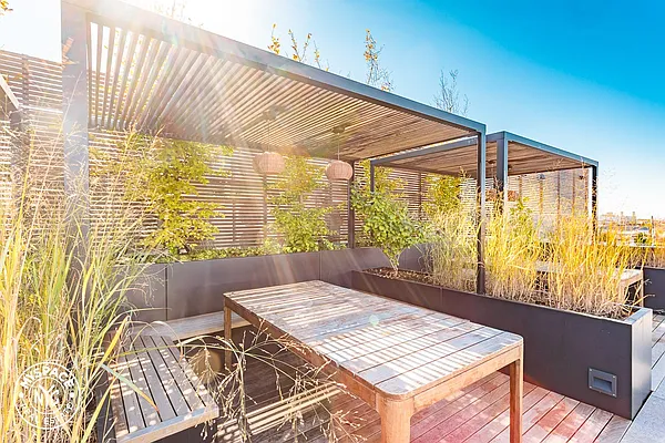 Rented by MySpaceNYC | media 20