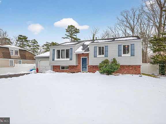 4th image of 504 Ridgewood Ter