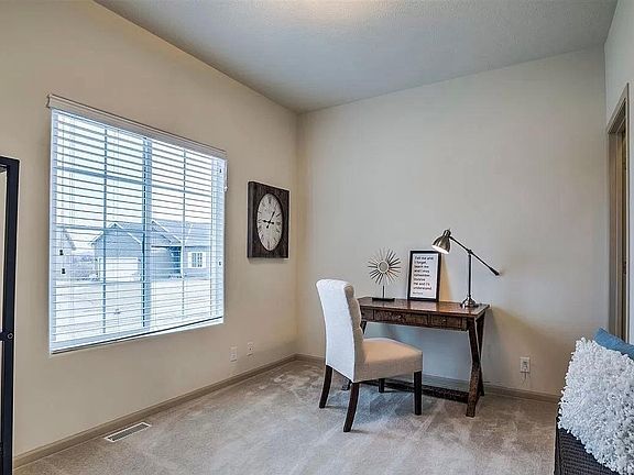 4th image of 16508 Camden Cres