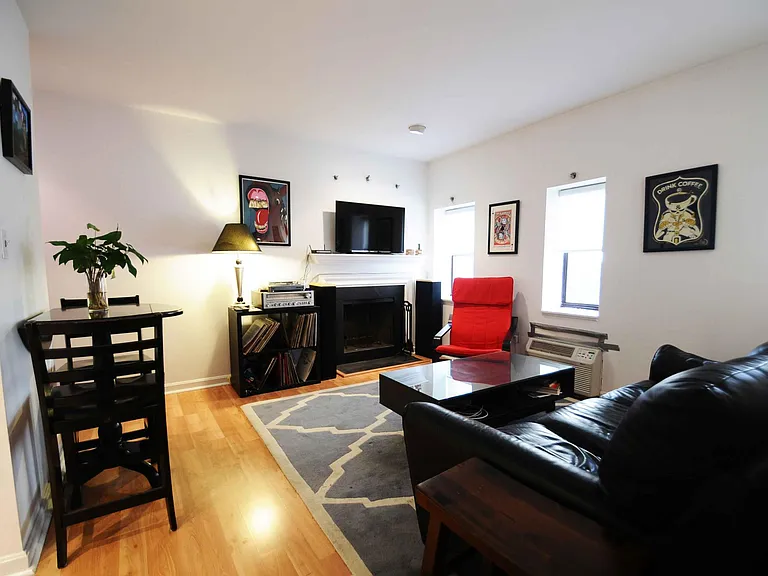 1737 T St NW #202 — Photo 4