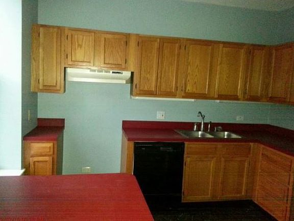 2nd image of 1401 W Erie St #1401B