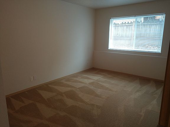 4th image of 5515 NE 82nd Ave 11-unit 57