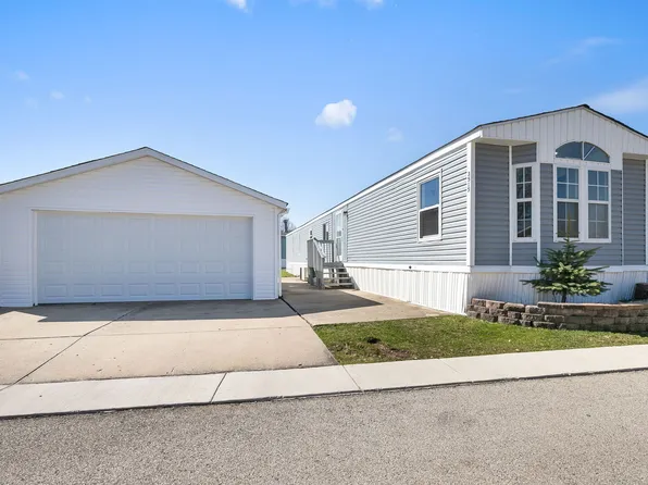 3515 Barb Ave, Park City, IL 60085