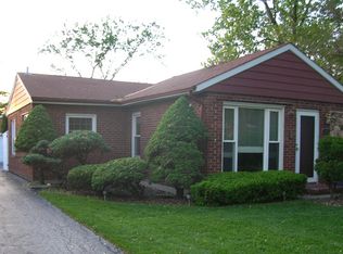 9340 James Pl, Oak Lawn, IL 60453