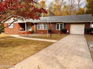 1819 Crestview St, Kinston, NC 28504