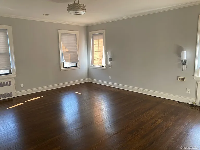 940 Smith Ln — Photo 8