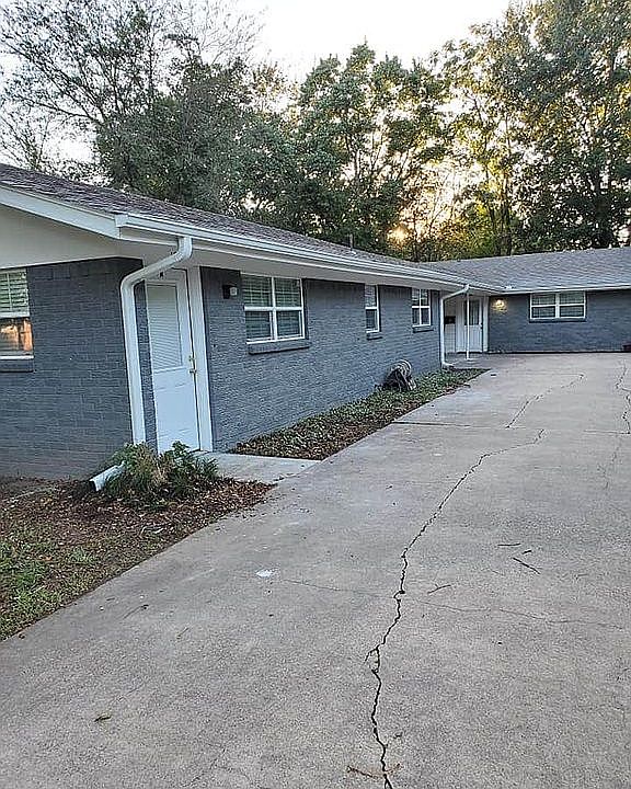 1st image of 1220 Lemon Dr