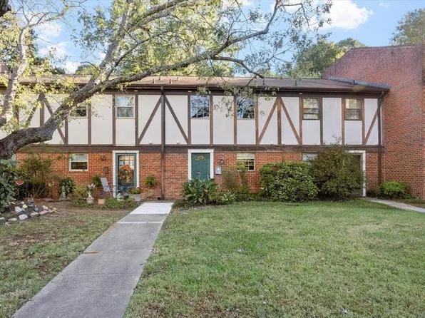 5804 Nottoway Ct APT E, Raleigh, NC 27609