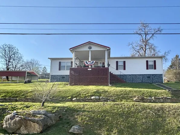 198 Church Ave, Pennington Gap, VA 24277