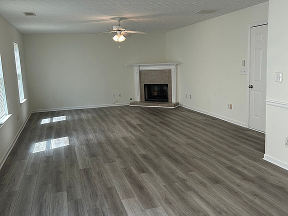 4th image of 3098 Meadow Point Dr