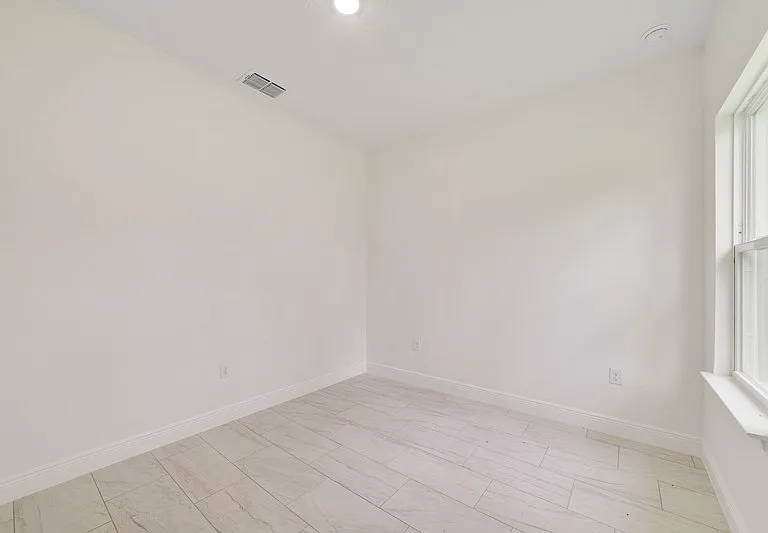 3355 W Marie Dr — Photo 4
