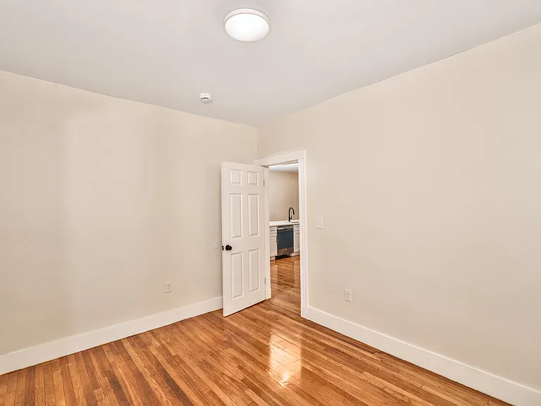 30-32 Westmore Rd #2 — Photo 15