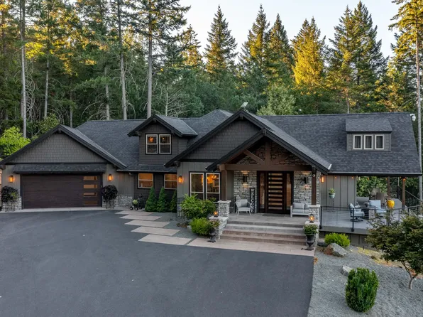 515 Bonnie Ln, Grants Pass, OR 97527
