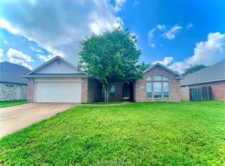 303 Bernburg Ln, College Station, TX 77845