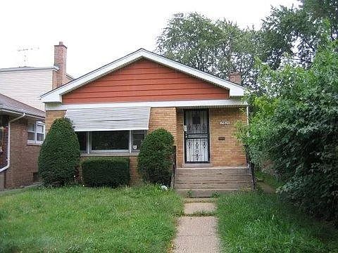 13829 S Stewart Ave photo 1