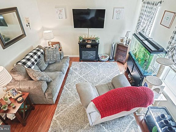 4th image of 2795 Woodmont Dr