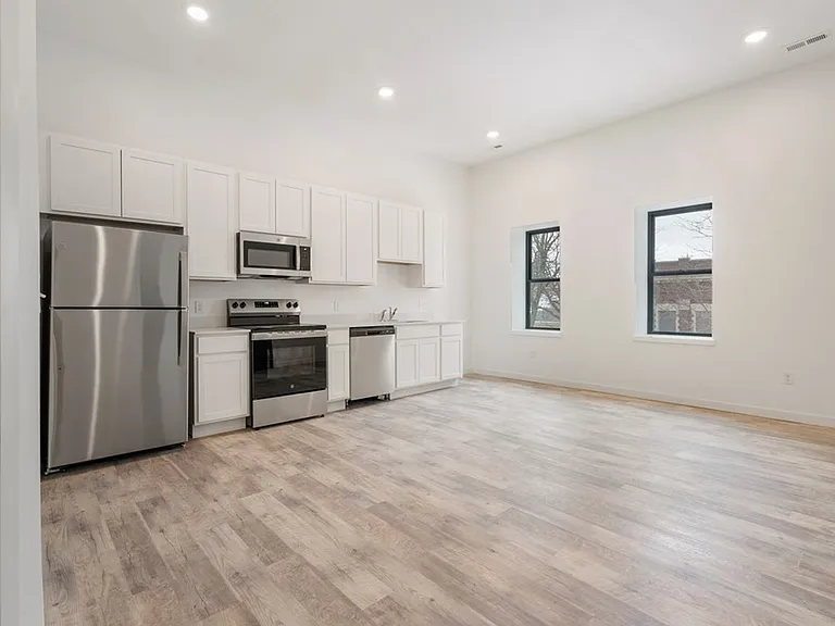 Reinbeck Apartments — Photo 11