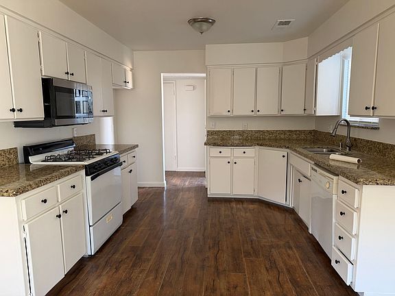 3rd image of 2944 S Linda Vista St