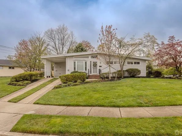 25 Kenlen Dr, Edison, NJ 08817