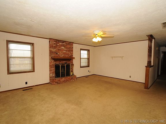 2nd image of 1527 E 56th St