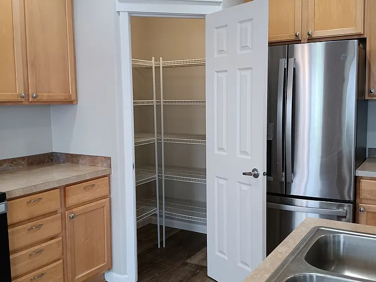 652 Jasmine Cir — Photo 6