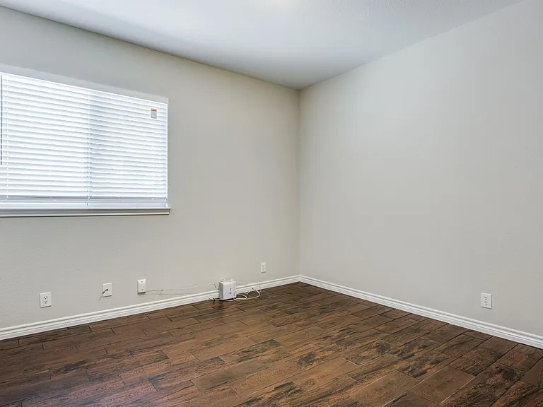 8726 Redwood Bnd — Photo 12