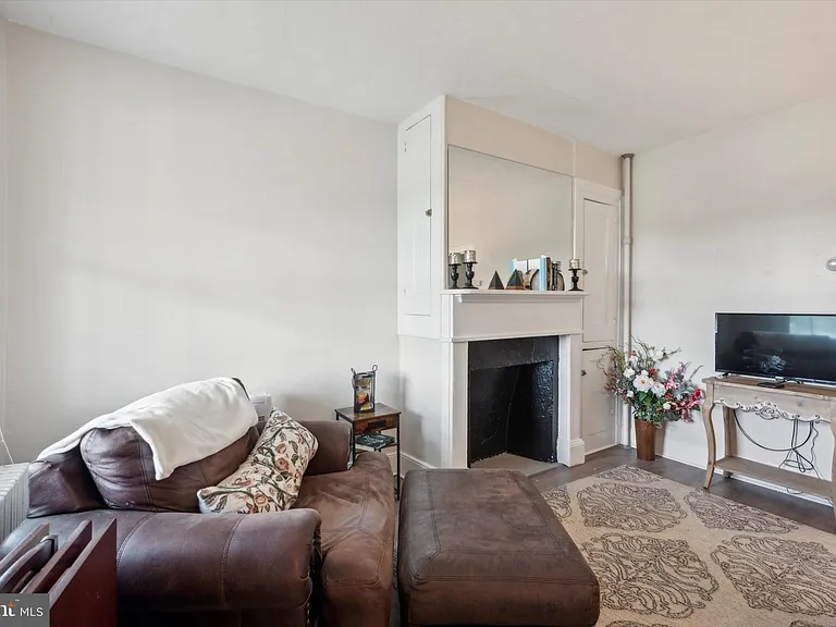 20 S Village Ave #1 — Photo 4