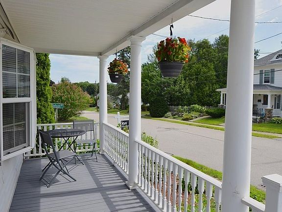 5th image of 57 Leonard Ave