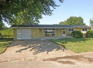 610 Jackson Ave, Spirit Lake, IA 51360