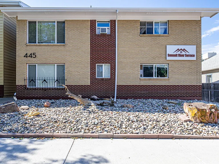 Summit View Apartments — Photo 9