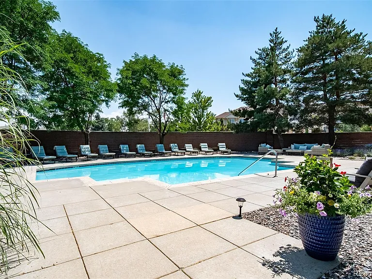 1011 S Valentia St #81 — Photo 48