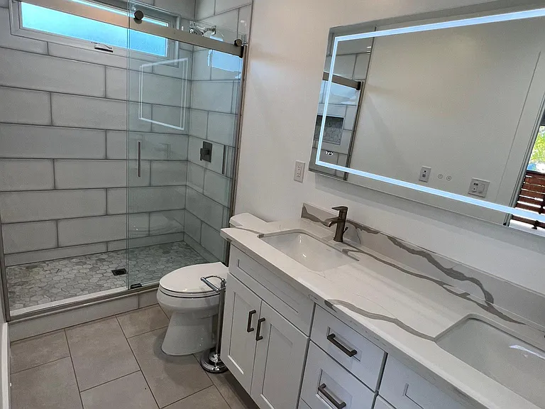 429 N Lomita St — Photo 13