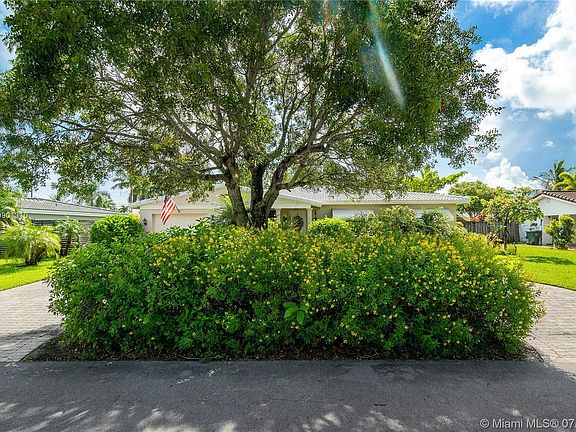 3rd image of 4420 NE 15th Way