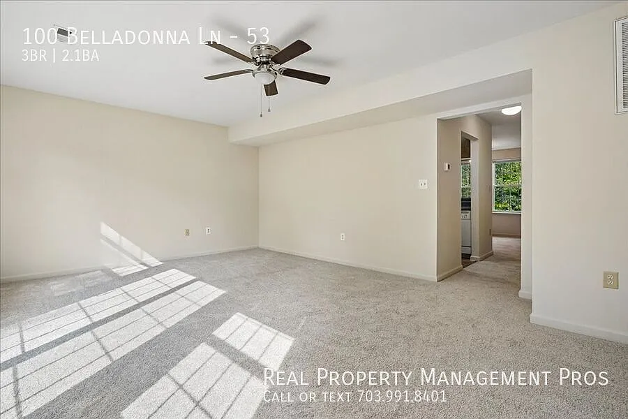 Spacious Stafford Townhome Near I-95 & Commuter Routes — Photo 3