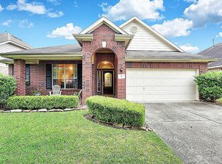 6 N Queenscliff Cir, Spring, TX 77382