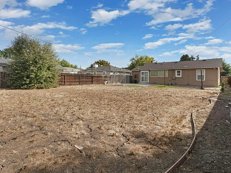 451 Marengo Ave — Photo 30