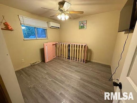 5th image of 3310-3312 W Sylvan Ln