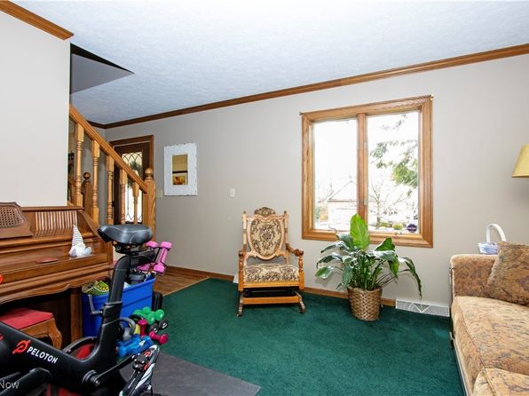 2766 Vinton Woods Dr, Wooster, OH 44691