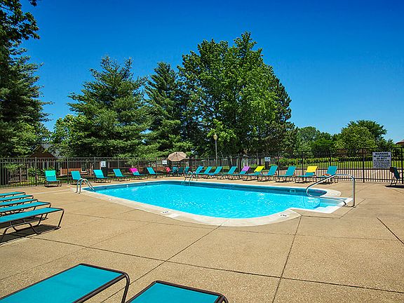 Beautiful Pool and Sundeck Area!