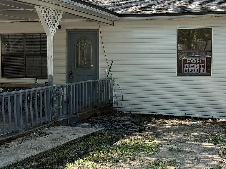 511 Bob Sikes Blvd — Photo 1