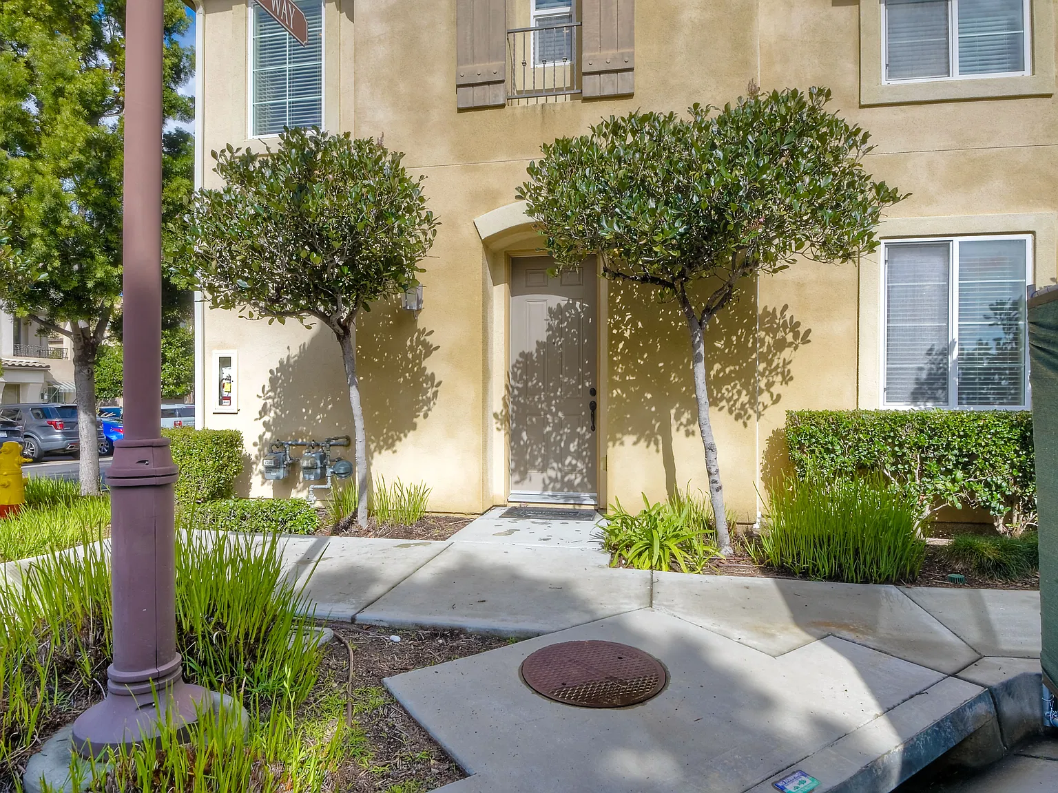 3 bed, 2.5 bath, 1775 sqft, $4,300 — Photo 1