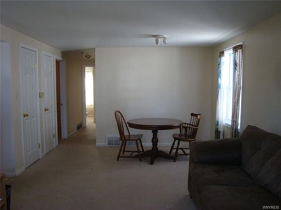 3rd image of 108 Henderson Ave