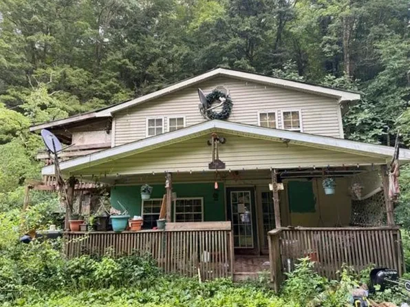 98 Farley Ln, Watts Creek, KY 40873