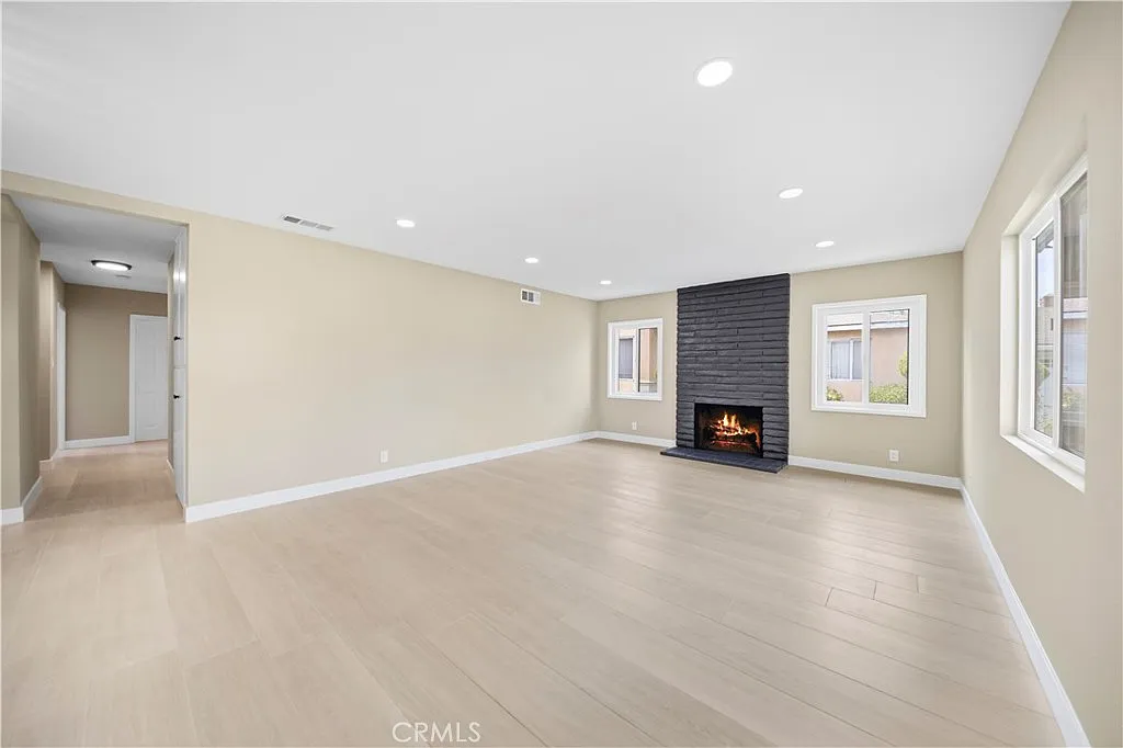 3 bed, 1404 sqft, $3,500 — Photo 3