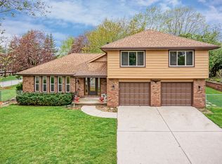 10 Turner Rd, Normal, IL 61761