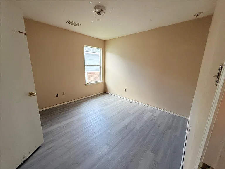 814 Bandon Ln — Photo 10