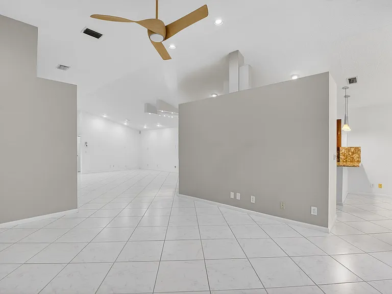 7558 Ironbridge Cir — Photo 100