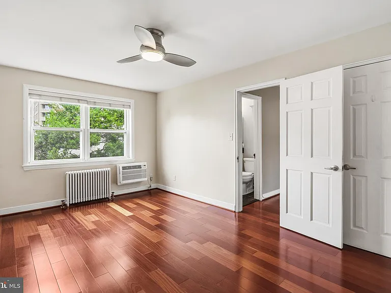7034 Strathmore St #306 — Photo 15