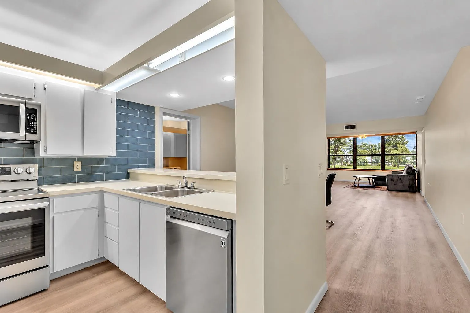 2 bed, 2.0 bath, 1442 sqft, $2,400 — Photo 1
